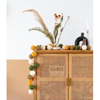 Тайська гірлянда з ниткових кульок Jungle 35 шт. від USB, 4 м