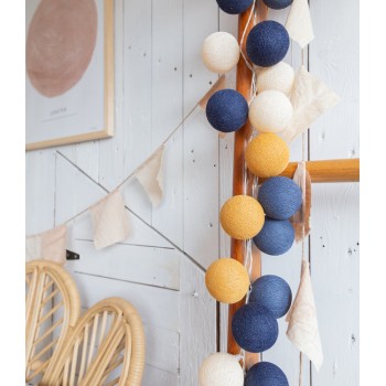 Тайська гірлянда з ниткових кульок Galaxy 35 шт. від USB, 4 м