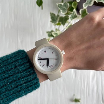 Жіночий силіконовий годинник-конструктор actimer, айворі ремінець, циферблат Black time