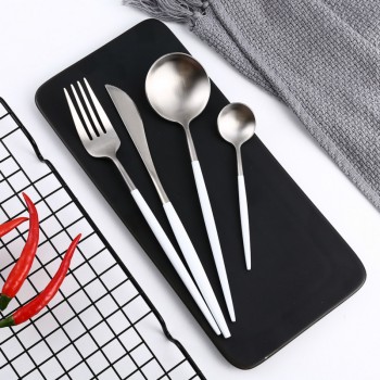 Набір столових приладів з 4 предметів, Срібло з білим