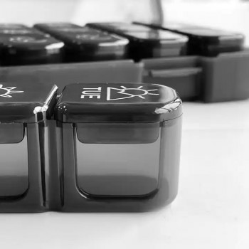 Большая таблетница - органайзер для таблеток с ячейками по дням 7х3, черная