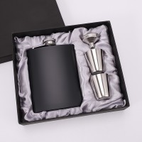 Подарунковий набір для напоїв 4в1 Silver-Black, фляга 230 мл, 2 стопки та лійка, чорний