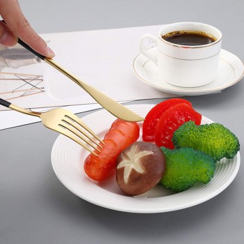 Набір столових приборів 24 шт. Flat, 6 комплектів: 2 ложки, виделка, ніж, чорно-золотий