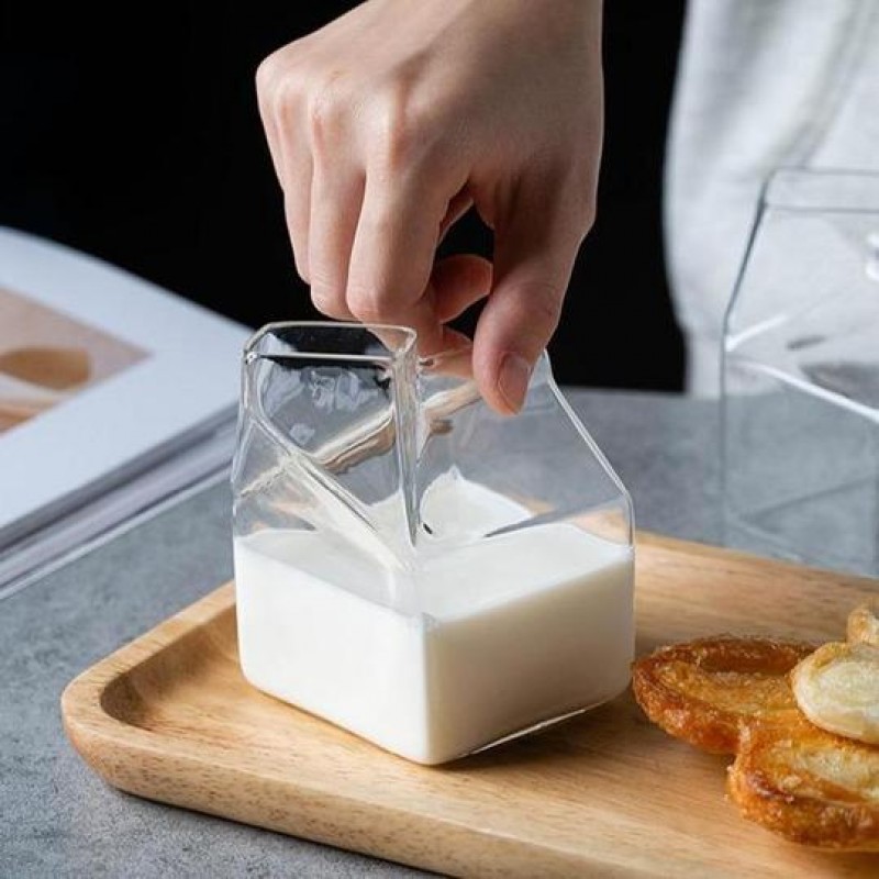 Склянка молочник із боросилікатного скла у формі пакета молока Milk Box, 250 мл - стильна прозора чашка для кави, молока, десертів
